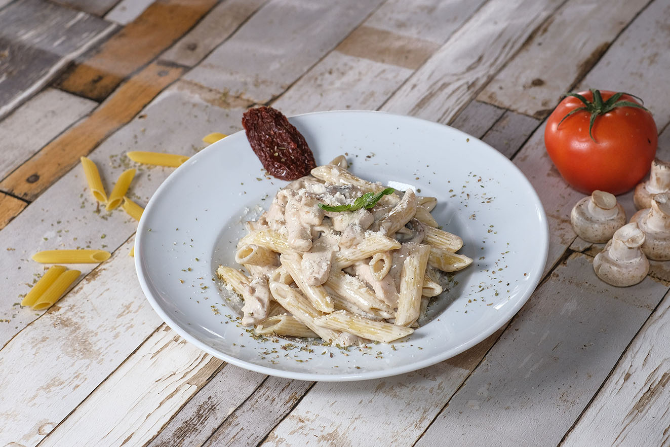 Kremalı Tavuklu Penne