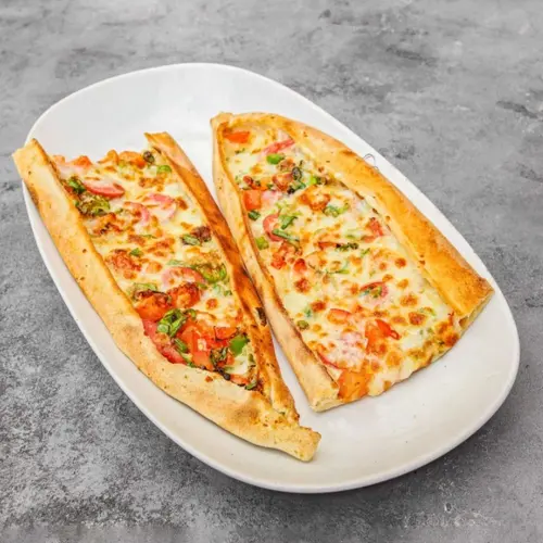 Sosisli Kaşarlı Pide