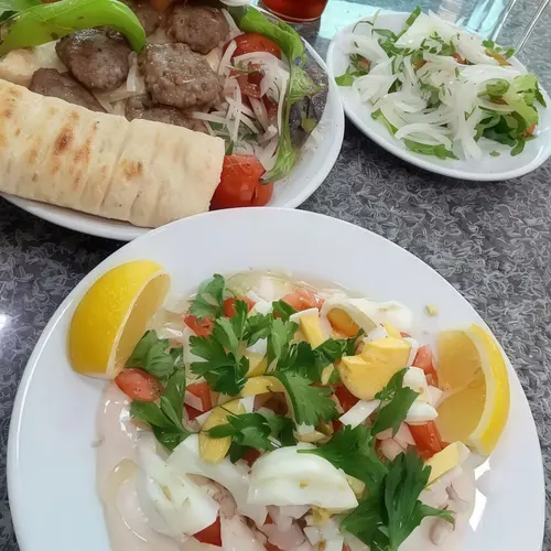 Kasap Köfte & Piyaz Salata