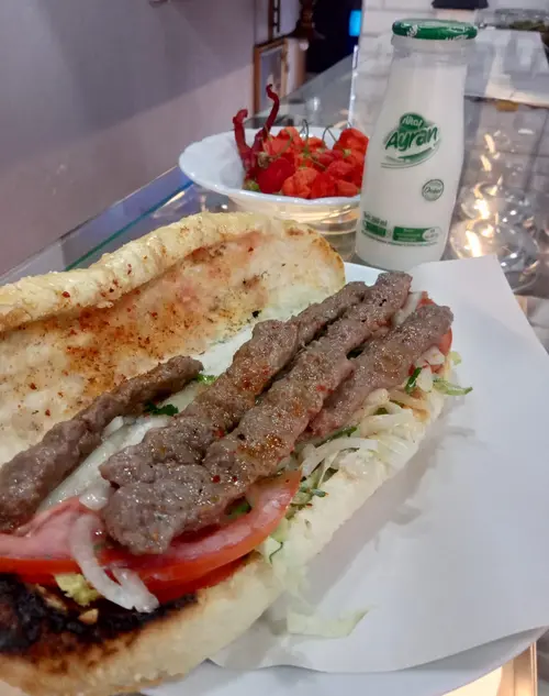 Özel Sandviç Ekmeği Arası Burdur Şiş