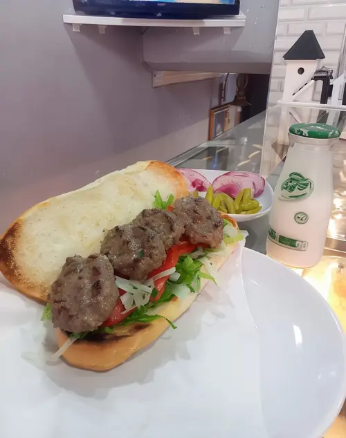 Ekmek Arası Izgara Köfte