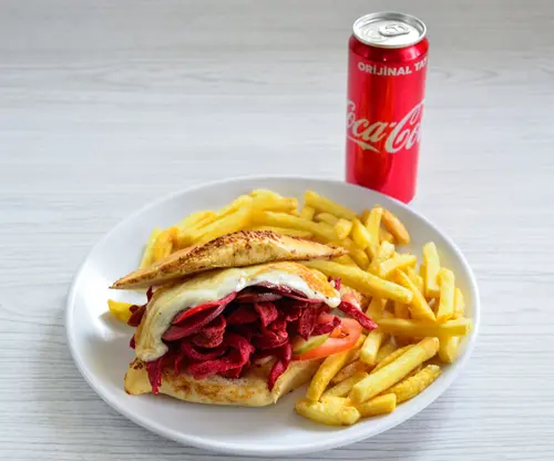 Kumru Sandviç Menü