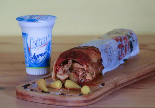 Hatay Usulü Tavuk Döner Dürüm & Ayran Menü