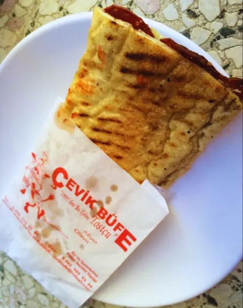 Sucuklu Kaşarlı Tost