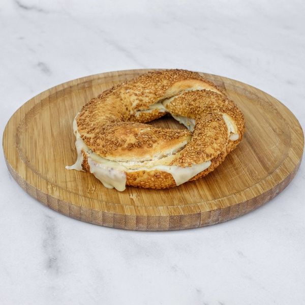 Dana Sucuklu Simit Tost