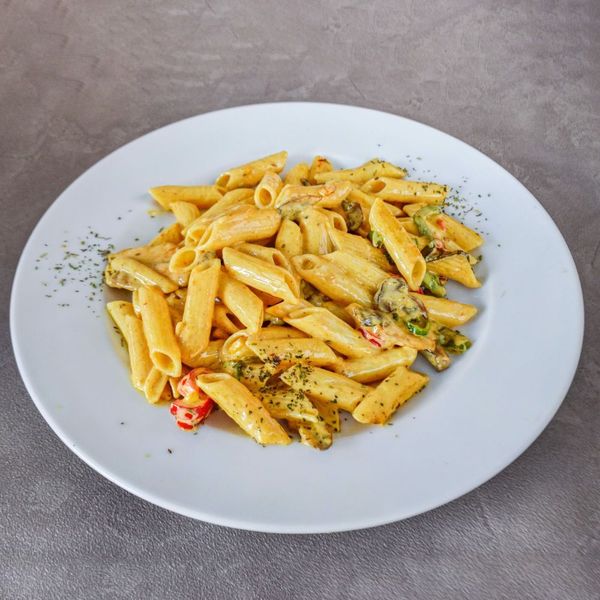 Fesleğen Soslu Penne