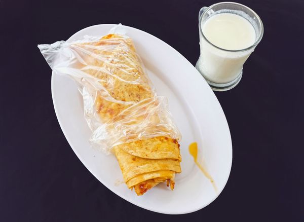 Tavuk Dürüm + Ayran (17 cl.) Menü