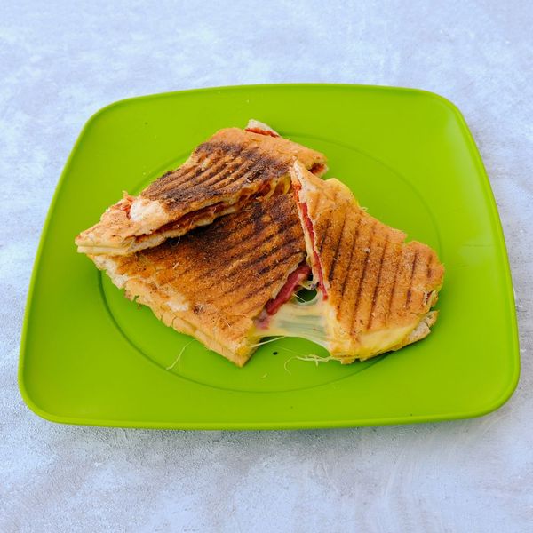 Yarım Ekmek Arası Karışık Tost