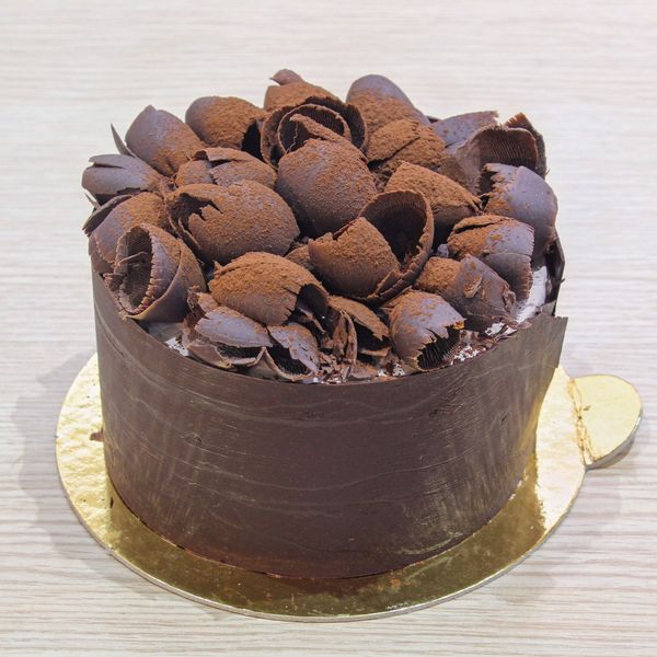 Çikolatalı Pasta (8 Kişilik)