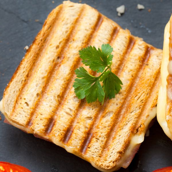 Sucuklu Kaşarlı Tost