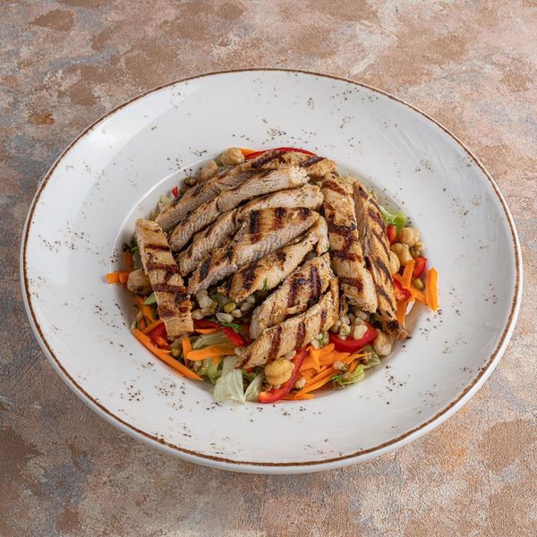 Izgara Tavuklu Salata