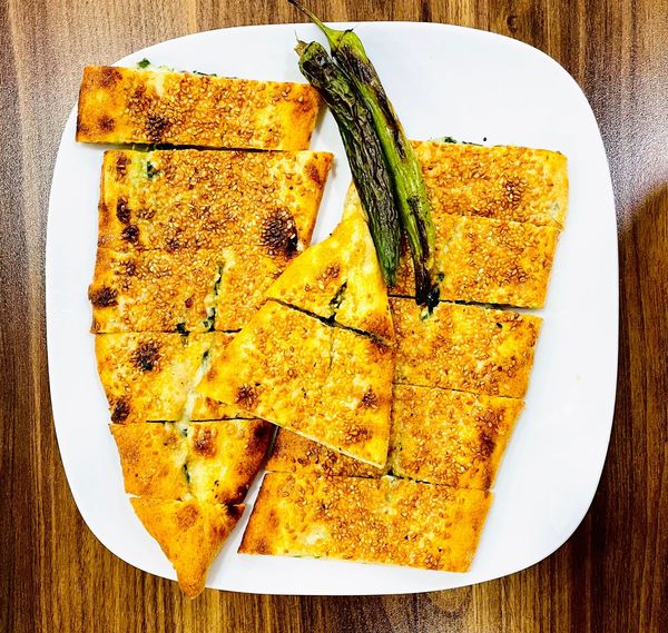 Ispanaklı Kaşarlı Pide