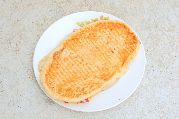 Kaşarlı Bütün Bazlama Tost