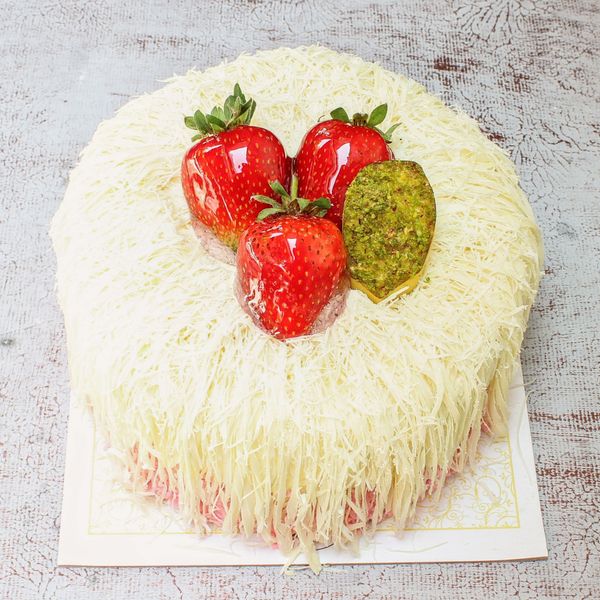 Çilekli Pasta (8 Kişilik)