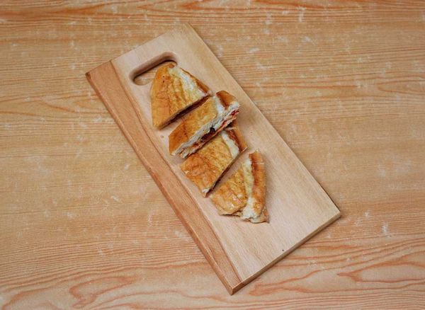 Yarım Ekmek Arası Tavuklu Sucuklu Kaşarlı Tost