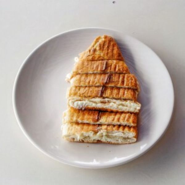 Tavuk Sucuklu Poğaça Tost