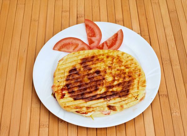 Bütün Bazlama Arası Köfte