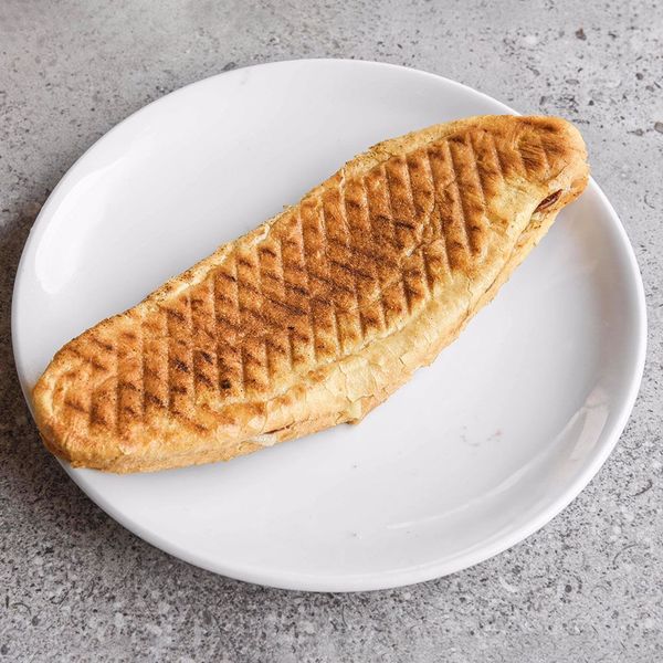 Tam Ekmek Arası Tavuk Sucuklu Kaşarlı Tost