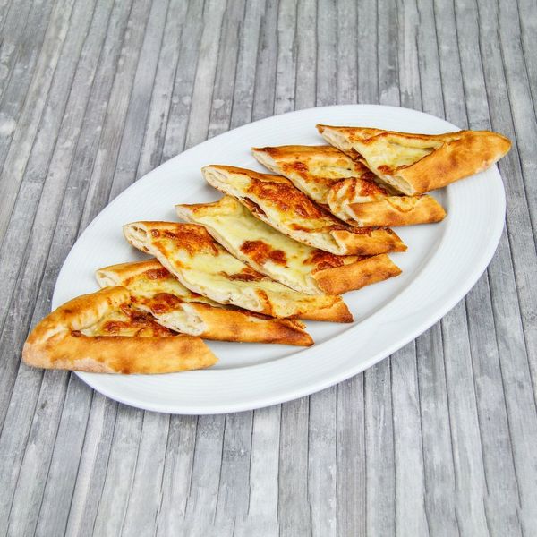 Sucuklu Kaşarlı Pide