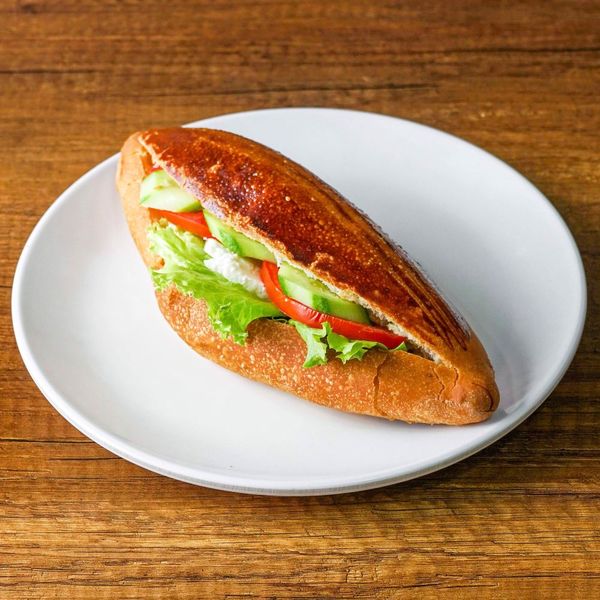 Patates Kızartmalı Kaşarlı & Salamlı Sandviç