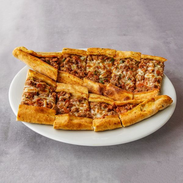 Kuşbaşılı Mantarlı Pide