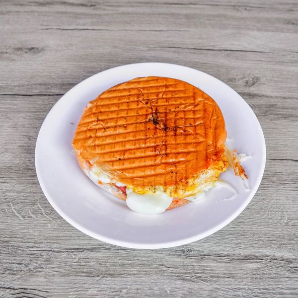 3/4 Ekmek Arası Yumurtalı Kaşarlı Tost