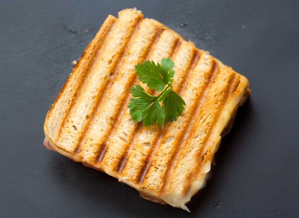 Sosisli Tost