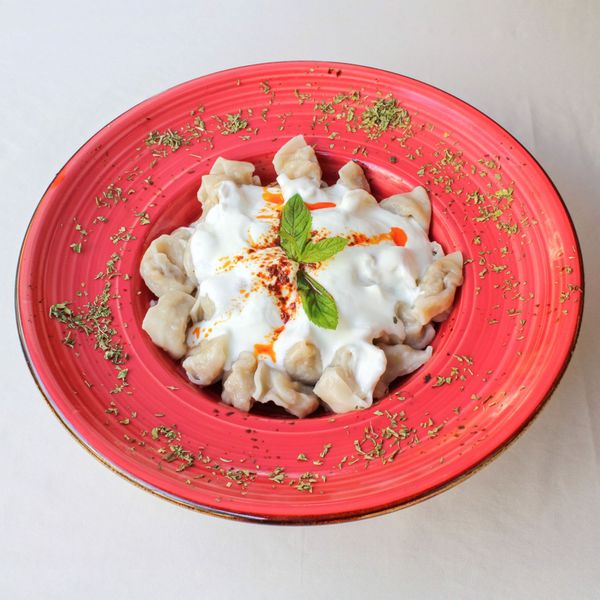 Sarımsaklı Yoğurtlu Mantı